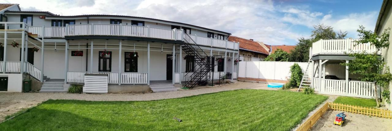 شقة براشوف  في Casa J. Gusbeth المظهر الخارجي الصورة
