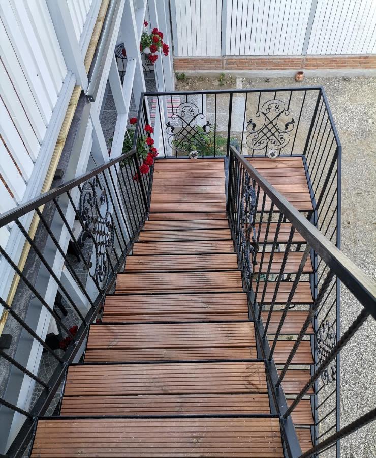 شقة براشوف  في Casa J. Gusbeth المظهر الخارجي الصورة