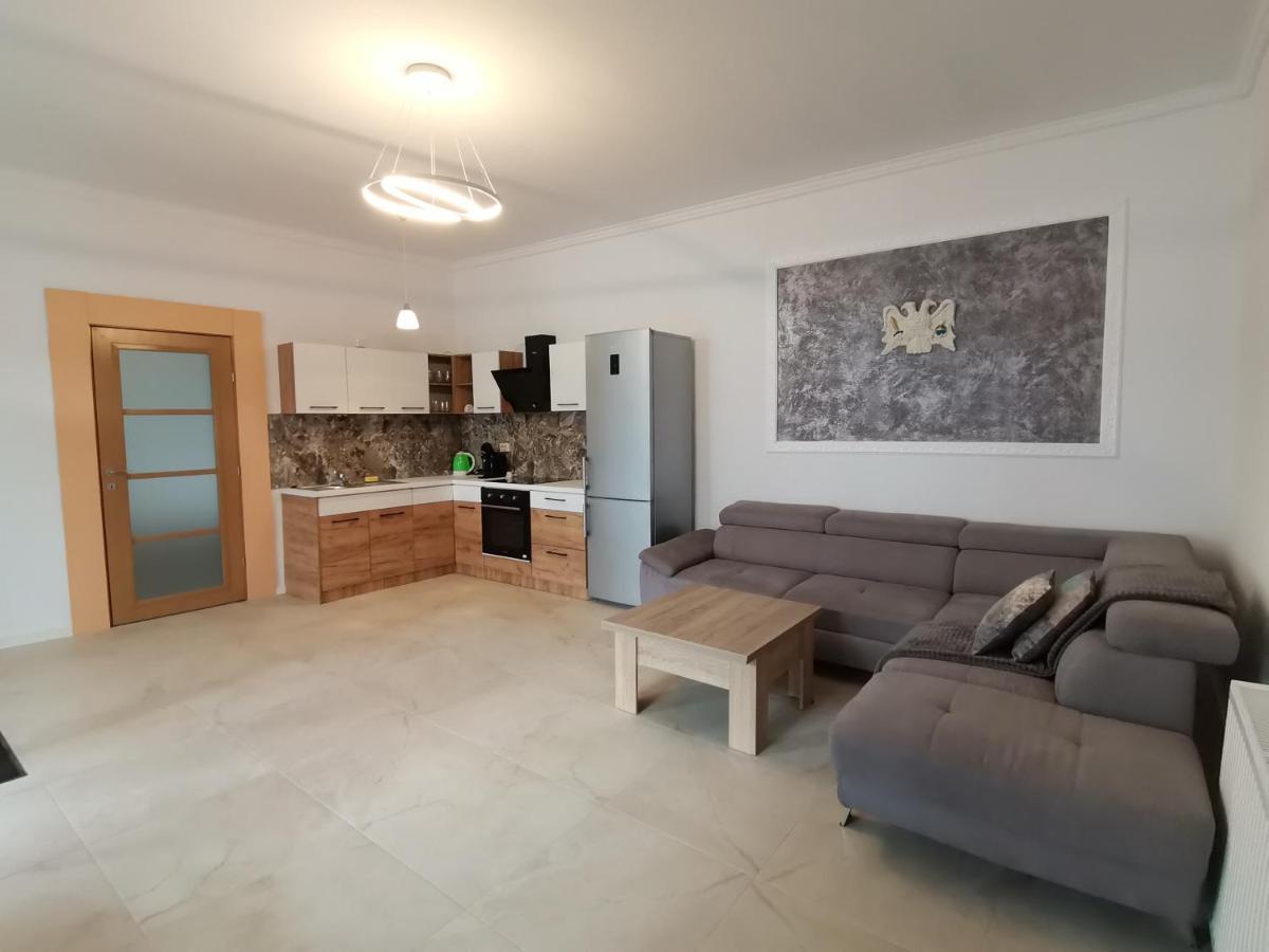 شقة براشوف  في Casa J. Gusbeth المظهر الخارجي الصورة